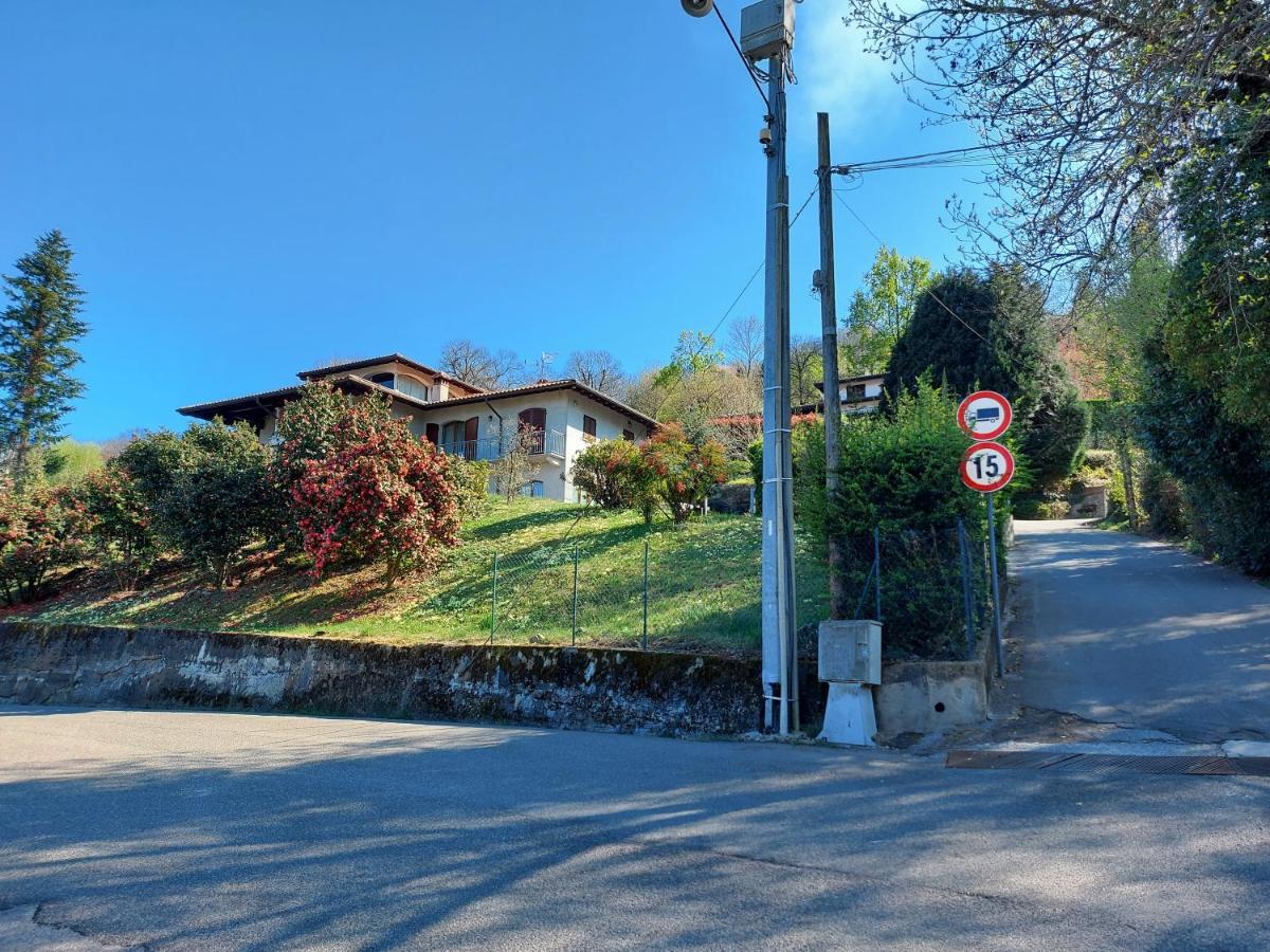 فيلا La Casa Delle Camelie ستريزا المظهر الخارجي الصورة