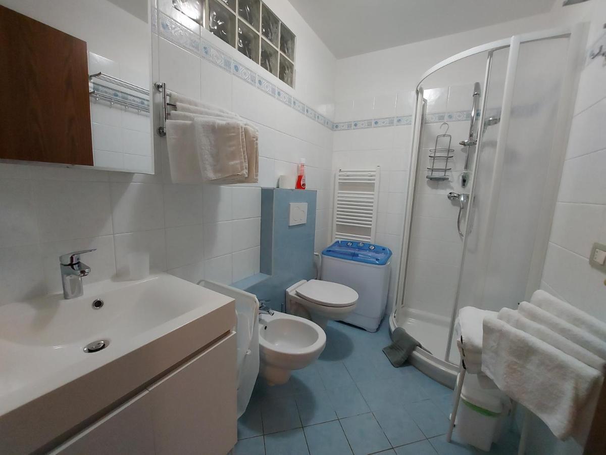 فيلا La Casa Delle Camelie ستريزا المظهر الخارجي الصورة