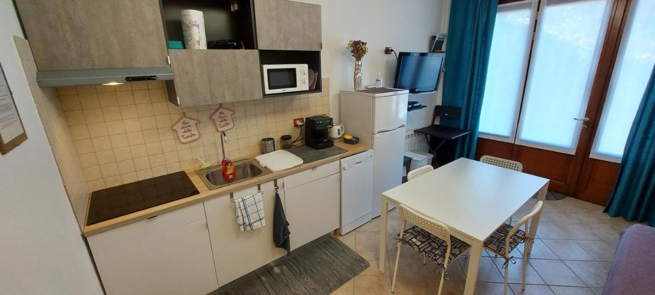 فيلا La Casa Delle Camelie ستريزا المظهر الخارجي الصورة