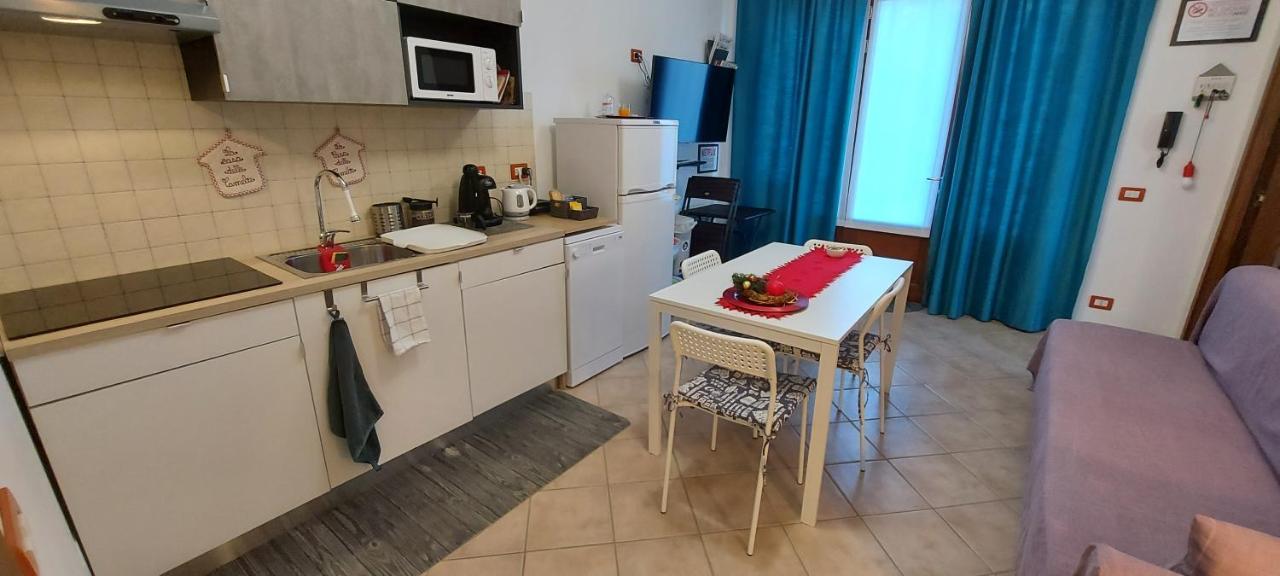 فيلا La Casa Delle Camelie ستريزا المظهر الخارجي الصورة