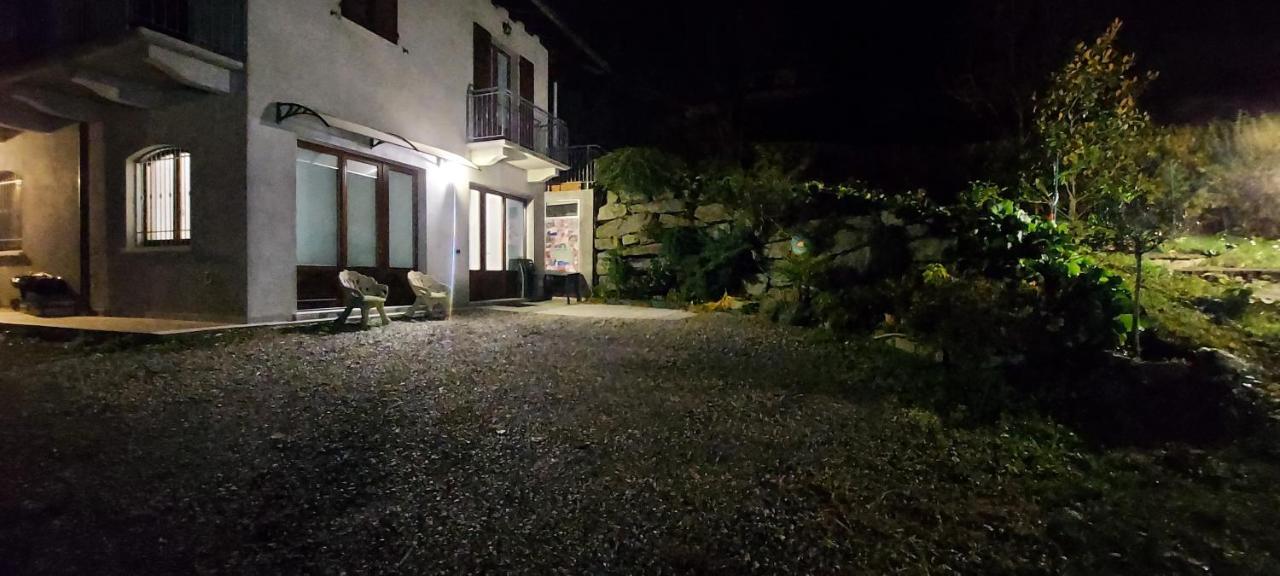 فيلا La Casa Delle Camelie ستريزا المظهر الخارجي الصورة