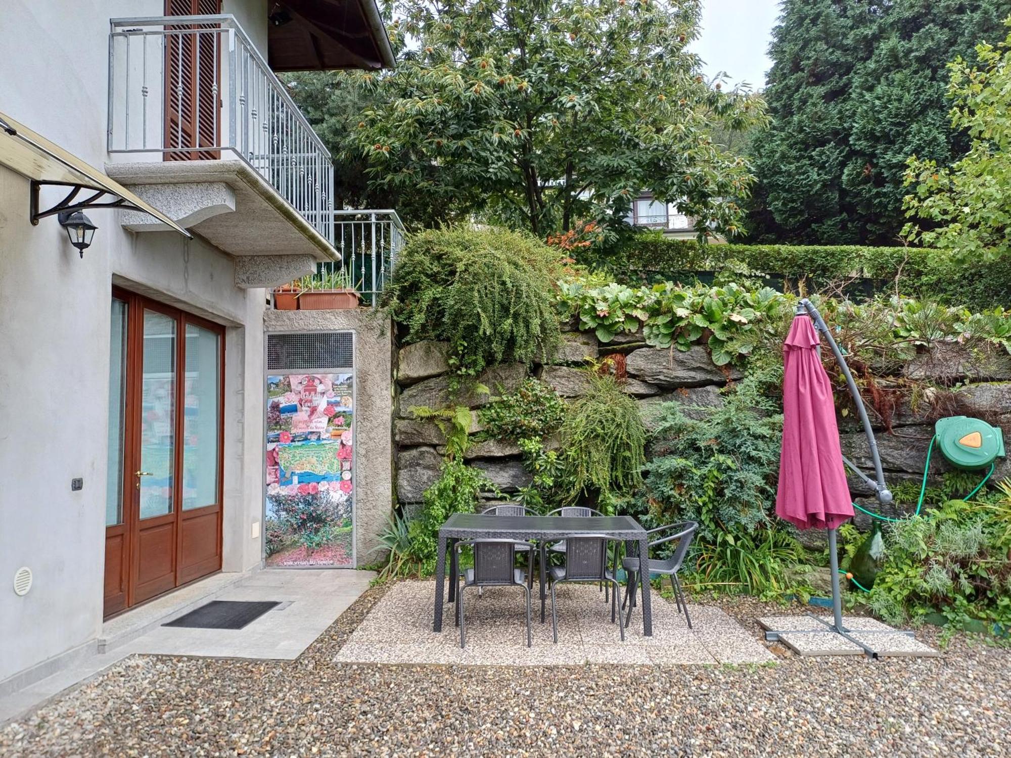 فيلا La Casa Delle Camelie ستريزا المظهر الخارجي الصورة